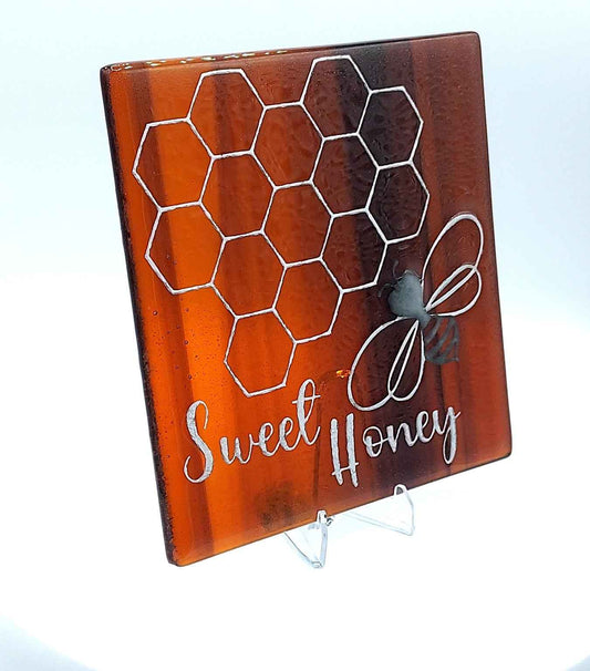 6" Glass plate with Bee