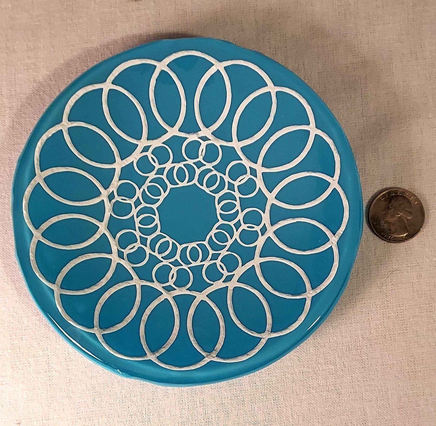 6" blue glass plate with ringlet design