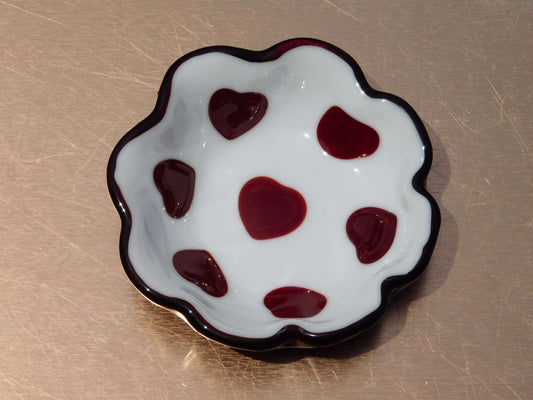 Fluted bowl with hearts