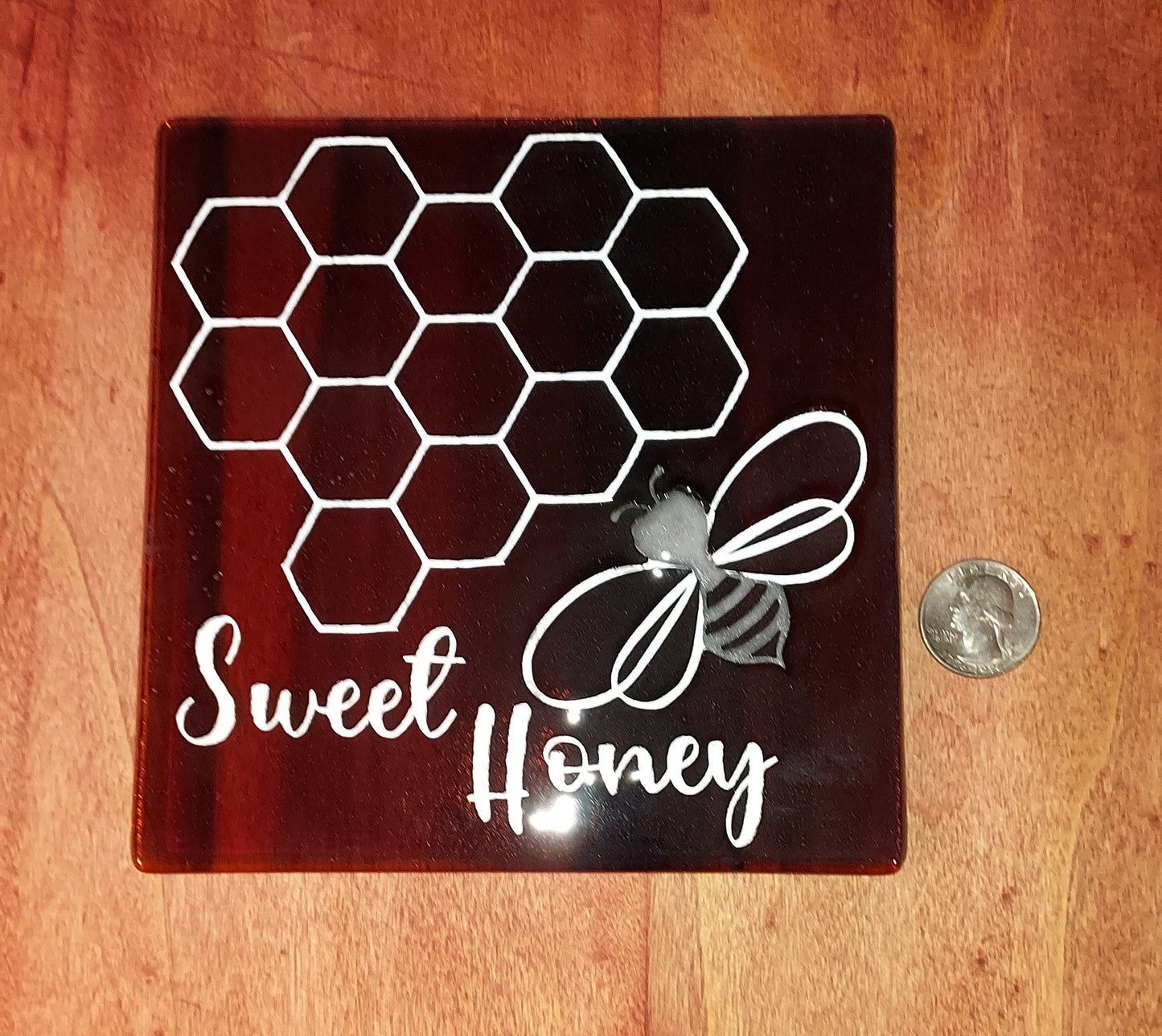 Glass plate with Bee