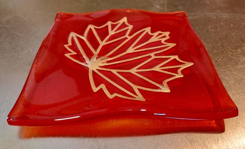 Maple Leaf Plate