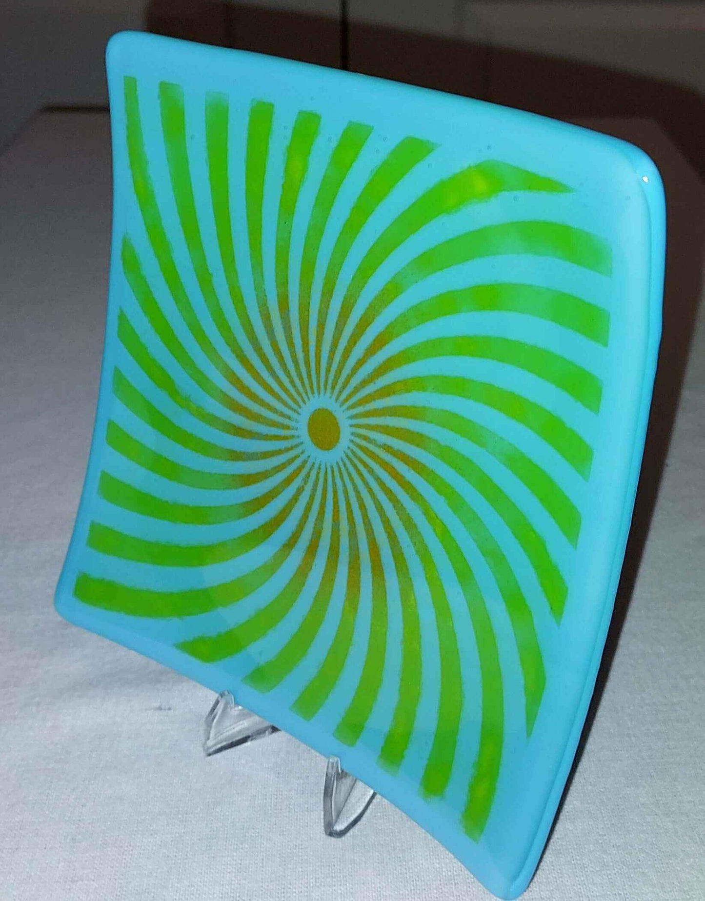 Decorative plate side view