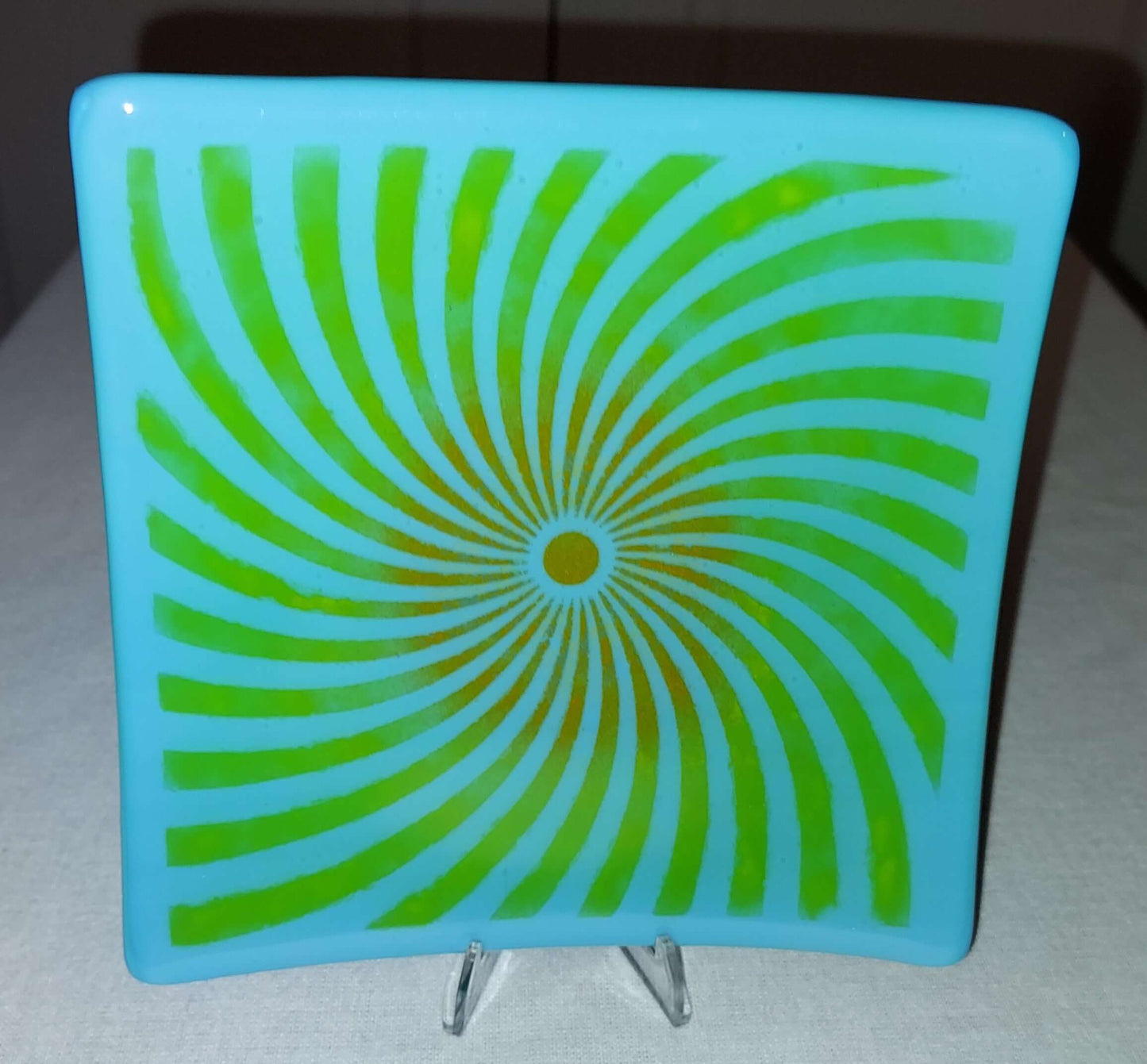 decorative whirl plate
